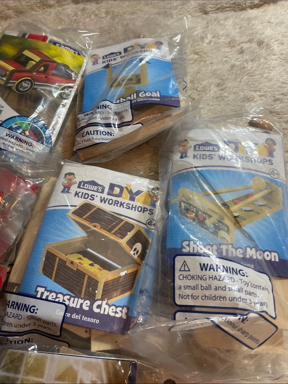 Lowes kid workshops, build sets new